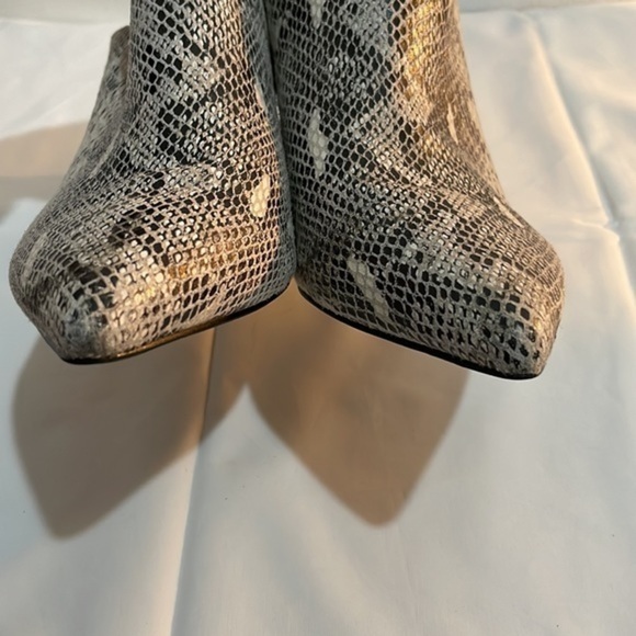 Marc Fisher faux snake skin mules - Picture 8 of 9